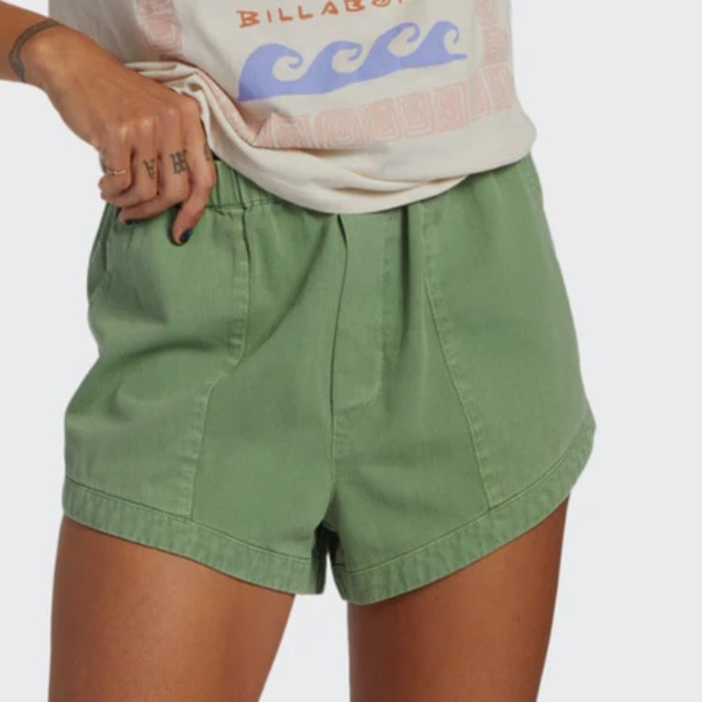 Billabong Medium Shorts A/Div Safari Cloud Forest Green 100% cotton pockets NWT